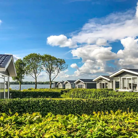 Holiday home Chalet Seemowe Am Veluwemeer Im Europarcs Bad Hoophuizen