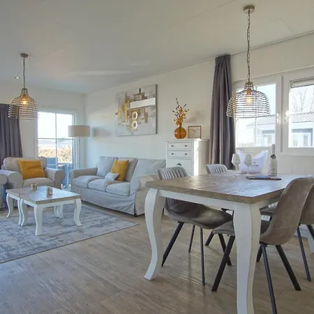 Chalet Seemowe Am Veluwemeer Im Europarcs Bad Hoophuizen *