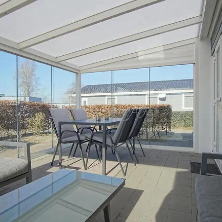 Chalet Seemowe Am Veluwemeer Im Europarcs Bad Hoophuizen Holiday home *