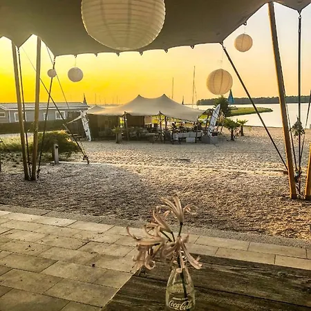 Chalet Seemowe Am Veluwemeer Im Europarcs Bad Hoophuizen *